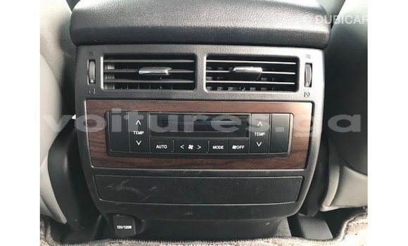 Acheter Import Voiture Toyota Land Cruiser Blanc à Import - Dubai, Estuaire Acheter Import Voiture Toyota Land Cruiser Blanc à Import - Dubai, Estuaire