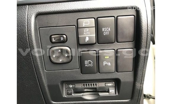 Acheter Import Voiture Toyota Land Cruiser Blanc à Import - Dubai, Estuaire Acheter Import Voiture Toyota Land Cruiser Blanc à Import - Dubai, Estuaire