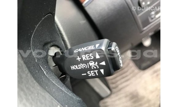 Acheter Import Voiture Toyota Land Cruiser Blanc à Import - Dubai, Estuaire Acheter Import Voiture Toyota Land Cruiser Blanc à Import - Dubai, Estuaire