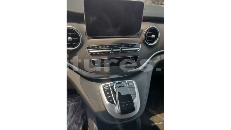 Big with watermark mercedes benz 250 estuaire import dubai 6178