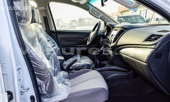 Acheter Import Voiture Mitsubishi L200 Blanc à Import - Dubai, Estuaire Acheter Import Voiture Mitsubishi L200 Blanc à Import - Dubai, Estuaire