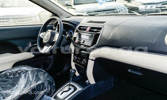 Acheter Import Voiture Toyota Rush Marron à Import - Dubai, Estuaire Acheter Import Voiture Toyota Rush Marron à Import - Dubai, Estuaire