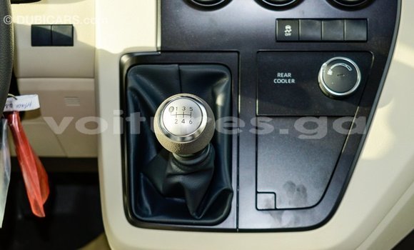 Acheter Import Voiture Toyota Hiace Blanc à Import - Dubai, Estuaire Acheter Import Voiture Toyota Hiace Blanc à Import - Dubai, Estuaire