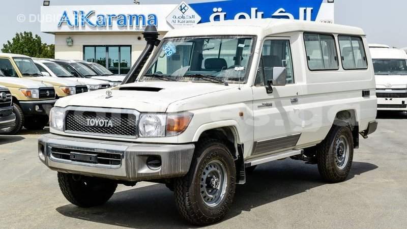 Big with watermark toyota land cruiser estuaire import dubai 6183