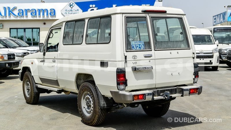 Big with watermark toyota land cruiser estuaire import dubai 6183