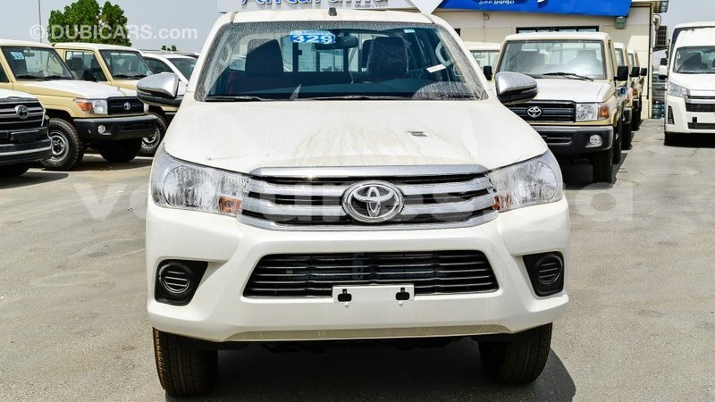 Big with watermark toyota hilux estuaire import dubai 6185