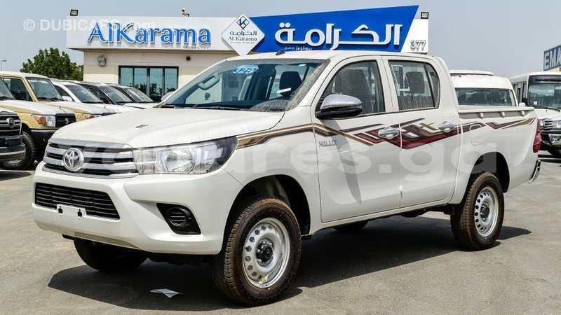 Big with watermark toyota hilux estuaire import dubai 6185