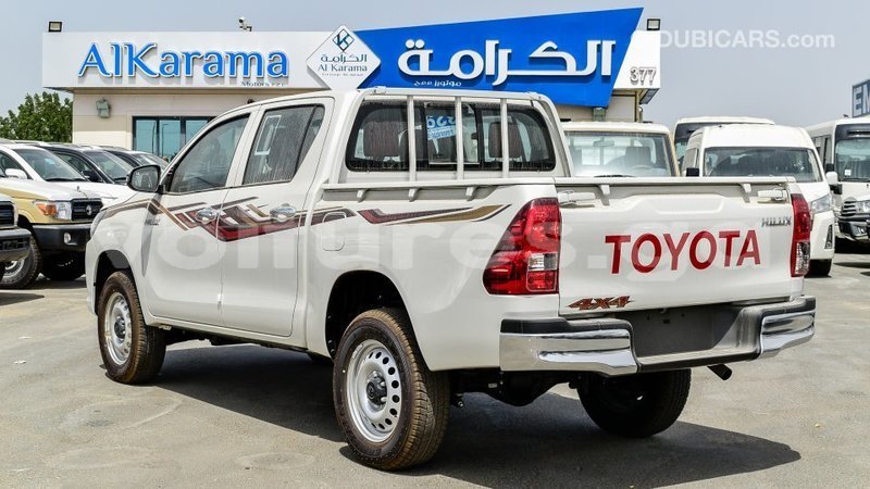 Big with watermark toyota hilux estuaire import dubai 6185