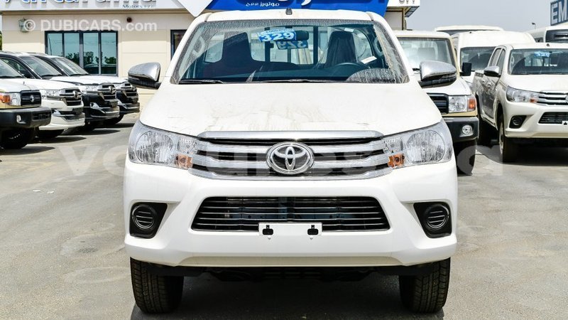 Big with watermark toyota hilux estuaire import dubai 6186