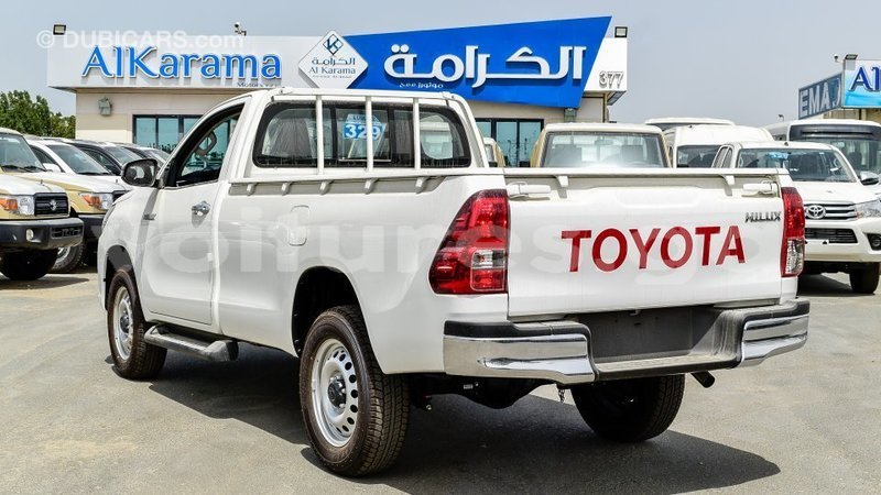 Big with watermark toyota hilux estuaire import dubai 6186