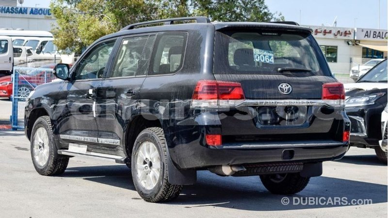 Big with watermark toyota land cruiser estuaire import dubai 6188