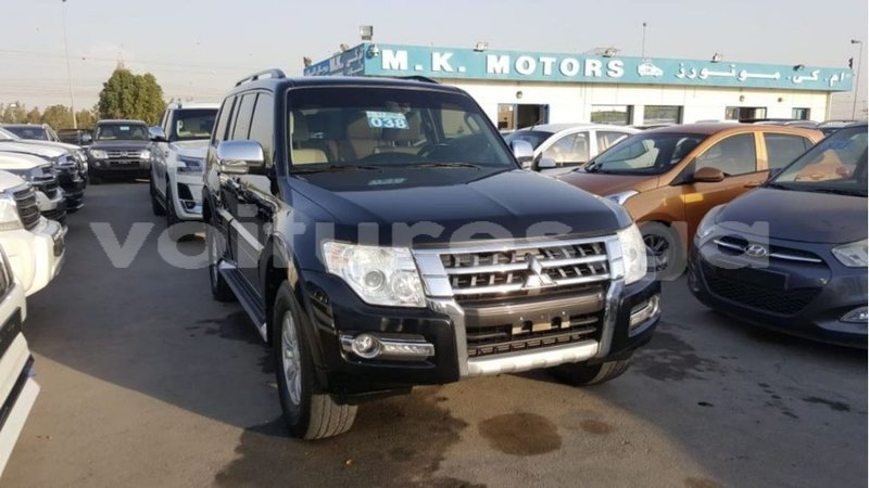 Big with watermark mitsubishi pajero estuaire import dubai 6192