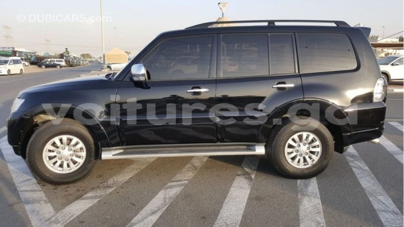 Big with watermark mitsubishi pajero estuaire import dubai 6192