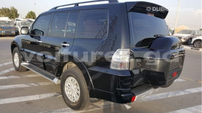 Big with watermark mitsubishi pajero estuaire import dubai 6192