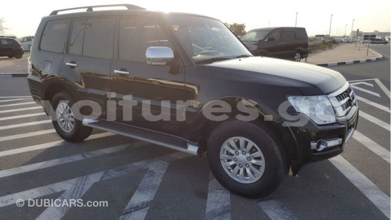 Big with watermark mitsubishi pajero estuaire import dubai 6192