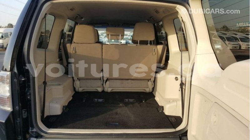 Big with watermark mitsubishi pajero estuaire import dubai 6192