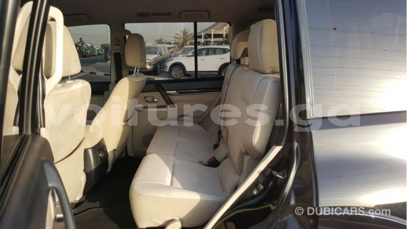 Big with watermark mitsubishi pajero estuaire import dubai 6192