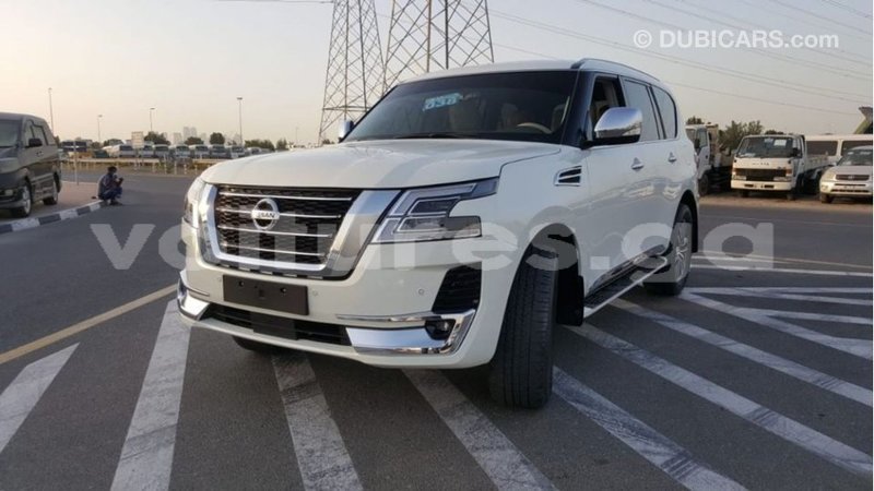 Big with watermark nissan patrol estuaire import dubai 6193