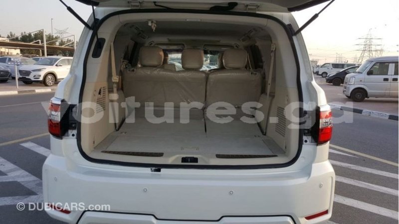 Big with watermark nissan patrol estuaire import dubai 6193