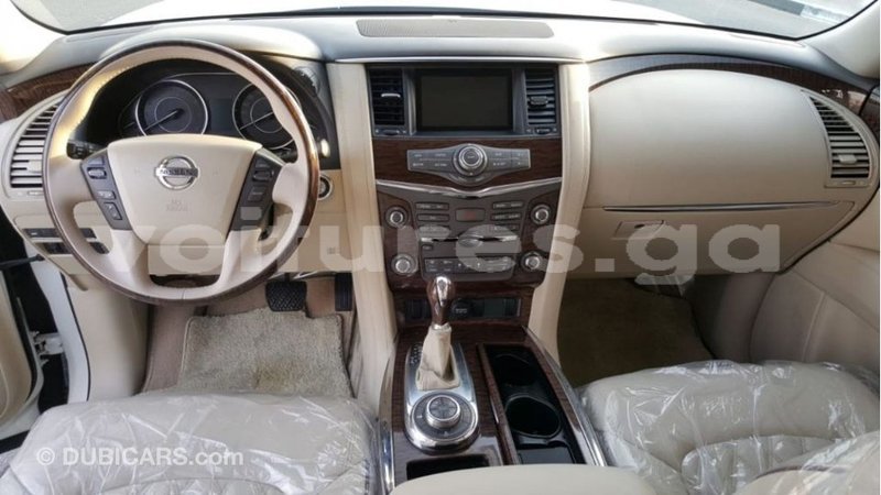 Big with watermark nissan patrol estuaire import dubai 6193