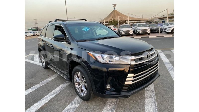 Big with watermark toyota highlander estuaire import dubai 6194