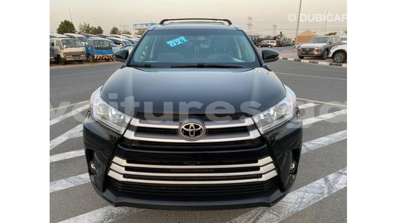 Big with watermark toyota highlander estuaire import dubai 6194