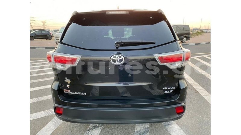 Big with watermark toyota highlander estuaire import dubai 6194