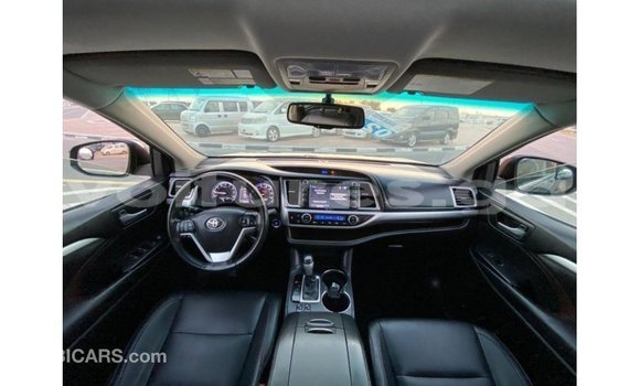 Acheter Import Voiture Toyota Highlander Noir à Import - Dubai, Estuaire Acheter Import Voiture Toyota Highlander Noir à Import - Dubai, Estuaire