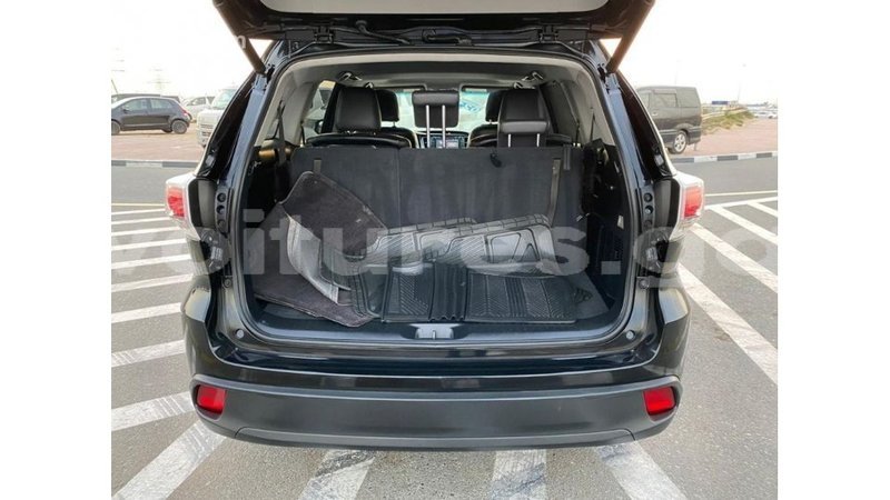 Big with watermark toyota highlander estuaire import dubai 6194