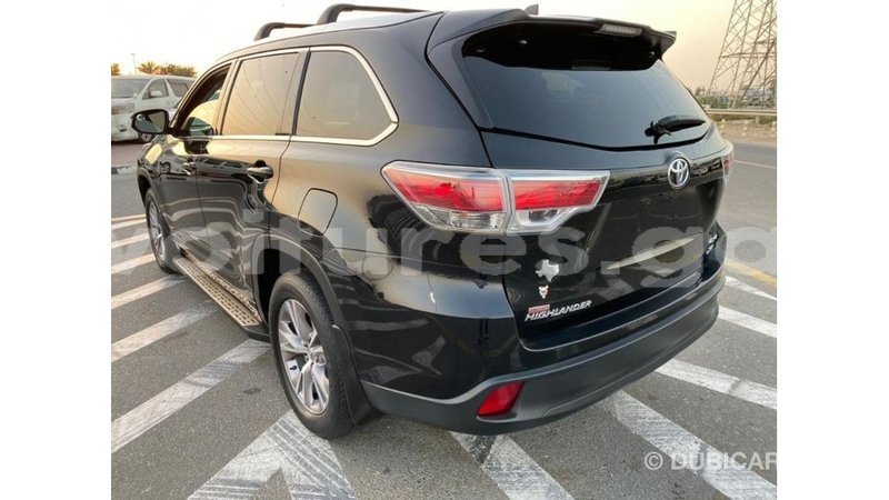 Big with watermark toyota highlander estuaire import dubai 6195