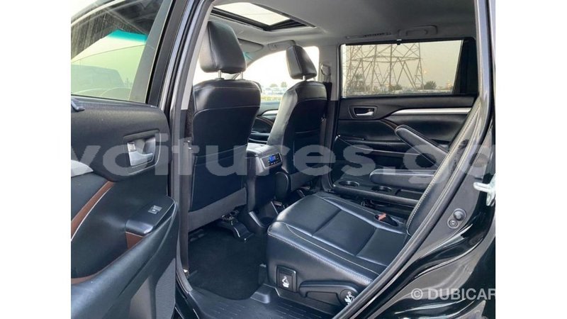 Big with watermark toyota highlander estuaire import dubai 6195