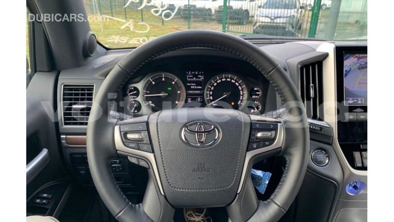 Big with watermark toyota land cruiser estuary import dubai 6200