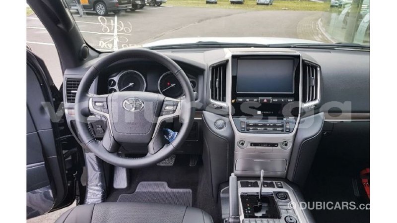 Big with watermark toyota land cruiser estuary import dubai 6200