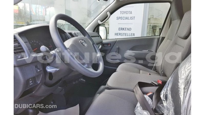 Big with watermark toyota hiace estuaire import dubai 6201