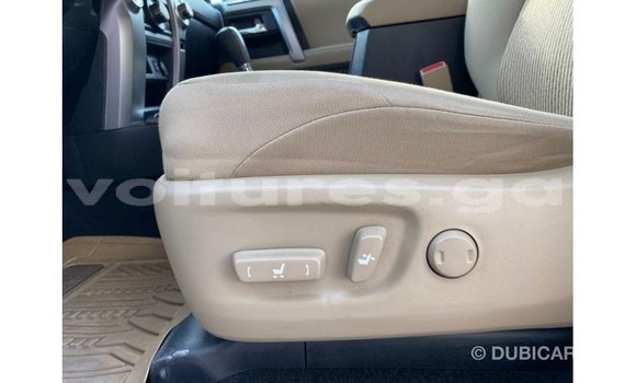 Acheter Import Utilitaire Toyota HiAce Blanc à Import - Dubai, Estuaire Acheter Import Utilitaire Toyota HiAce Blanc à Import - Dubai, Estuaire