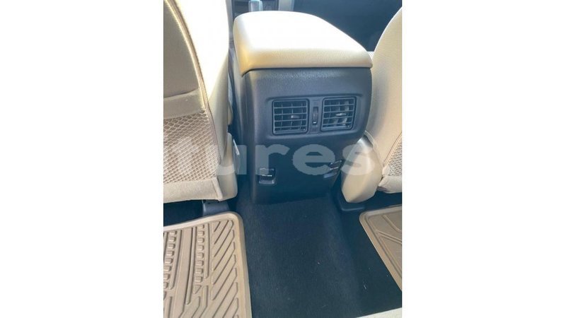 Big with watermark toyota hiace estuaire import dubai 6204