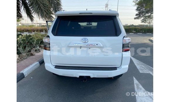 Acheter Import Utilitaire Toyota HiAce Blanc à Import - Dubai, Estuaire Acheter Import Utilitaire Toyota HiAce Blanc à Import - Dubai, Estuaire
