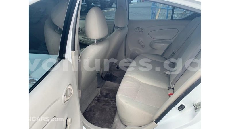 Big with watermark nissan sunny estuaire import dubai 6205