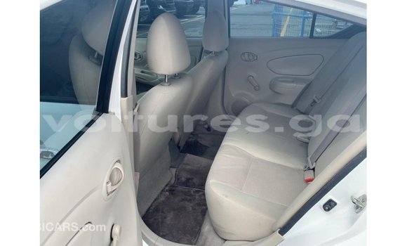 Acheter Import Voiture Nissan Sunny Blanc à Import - Dubai, Estuaire Acheter Import Voiture Nissan Sunny Blanc à Import - Dubai, Estuaire