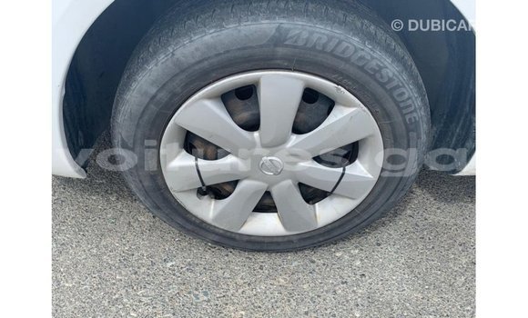 Acheter Import Voiture Nissan Sunny Blanc à Import - Dubai, Estuaire Acheter Import Voiture Nissan Sunny Blanc à Import - Dubai, Estuaire