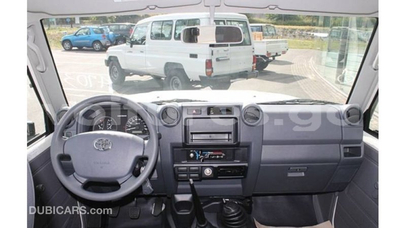 Big with watermark toyota land cruiser estuaire import dubai 6206