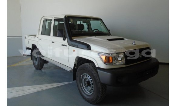 Acheter Import Voiture Toyota Land Cruiser Blanc à Import - Dubai, Estuaire Acheter Import Voiture Toyota Land Cruiser Blanc à Import - Dubai, Estuaire