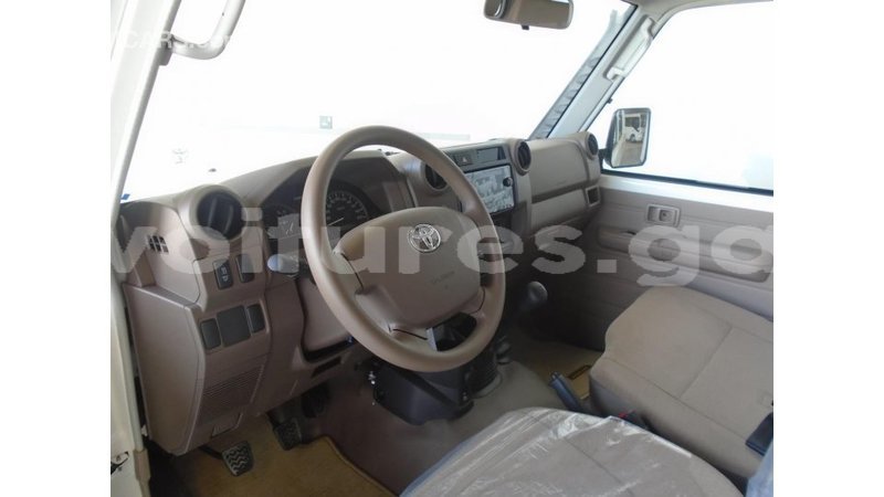 Big with watermark toyota land cruiser estuaire import dubai 6214