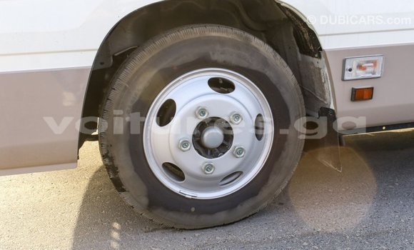 Acheter Import Voiture Toyota Coaster Blanc à Import - Dubai, Estuaire Acheter Import Voiture Toyota Coaster Blanc à Import - Dubai, Estuaire