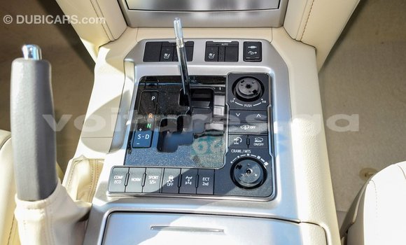 Sayi Imported Toyota Land Cruiser White Mota in Import - Dubai a estuary Sayi Imported Toyota Land Cruiser White Mota in Import - Dubai a estuary