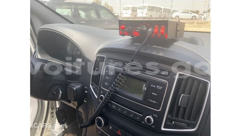 Big with watermark hyundai chorus estuaire import dubai 6219