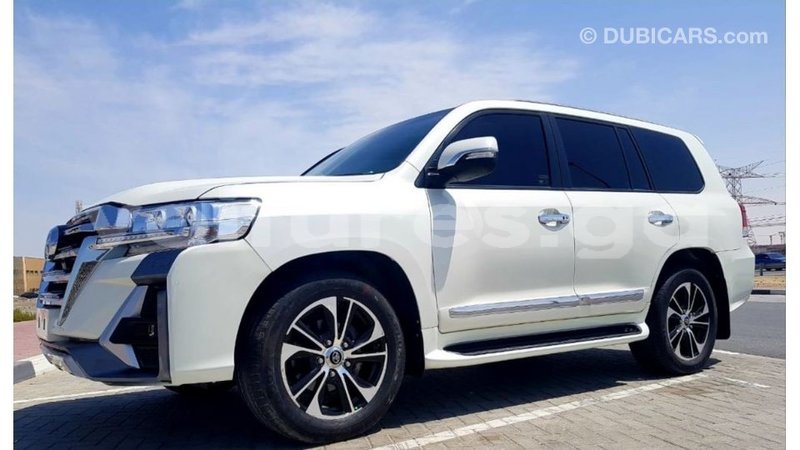 Big with watermark toyota land cruiser estuaire import dubai 6220