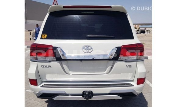Acheter Import Voiture Toyota Land Cruiser Blanc à Import - Dubai, Estuaire Acheter Import Voiture Toyota Land Cruiser Blanc à Import - Dubai, Estuaire