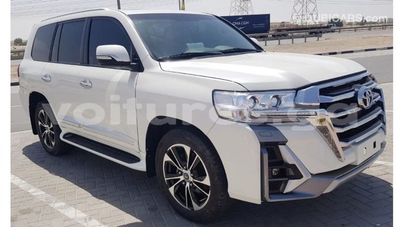 Big with watermark toyota land cruiser estuaire import dubai 6220