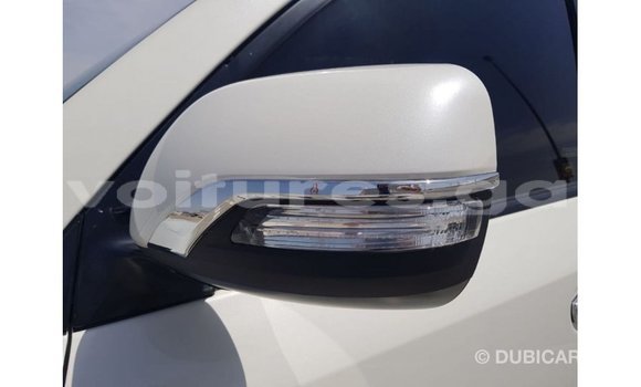 Acheter Import Voiture Toyota Land Cruiser Blanc à Import - Dubai, Estuaire Acheter Import Voiture Toyota Land Cruiser Blanc à Import - Dubai, Estuaire